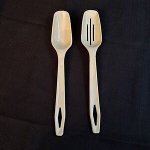 Vintage King‎ Kraft Ivory Nylon Kitchen Utensils Spoons Set of 2 USA Slotted